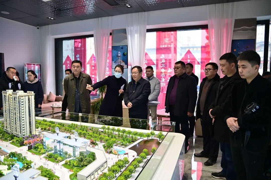 绵阳市经开区党工委书记兰劲调研公交南耀府在建项目安全生产工作