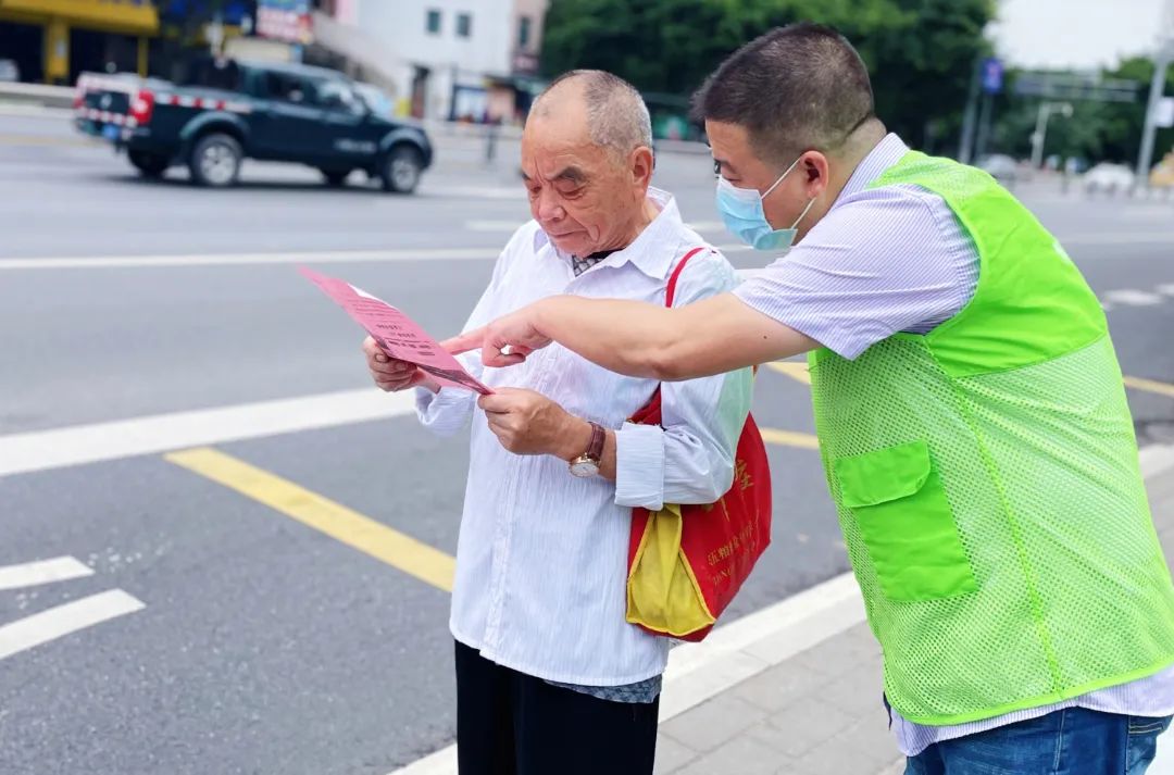 “倡导绿色出行 促进生态文明”——绵阳公交在行动......