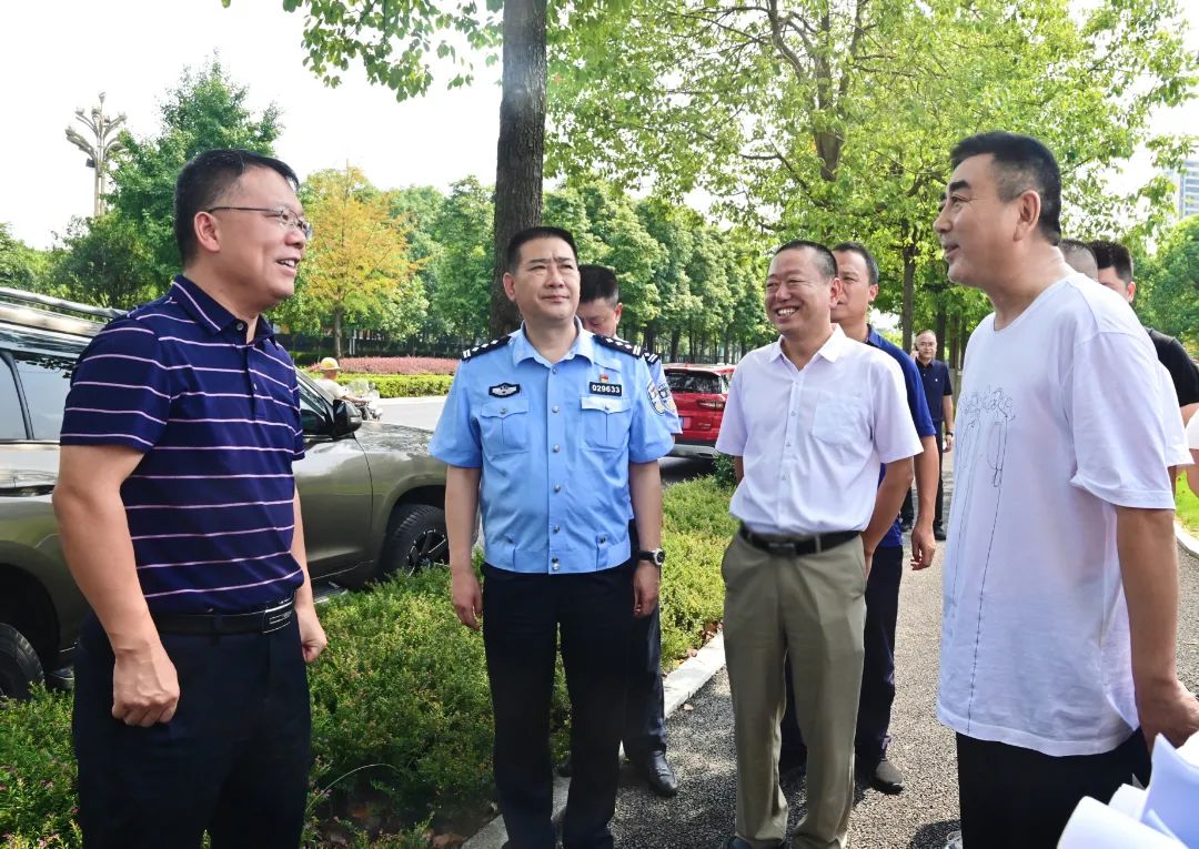 绵阳市人民政府副秘书长罗俊波调研“提升公交出行效率”项目推进情况