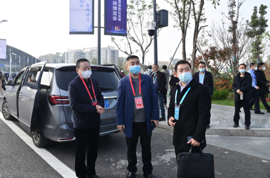 科博会场外亮点——公交魅力 “蓝团”运输保障受各方好评！