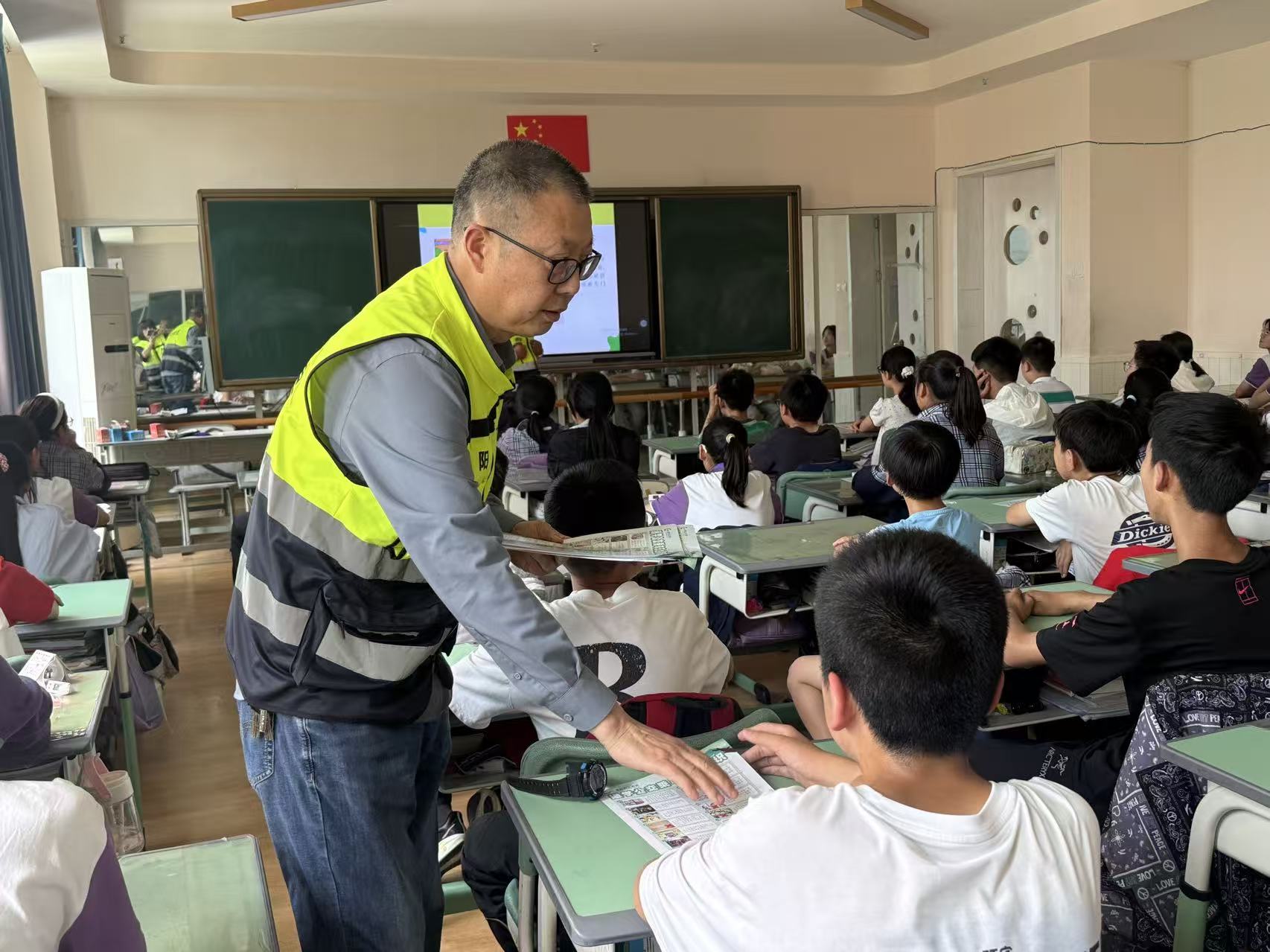防灾减灾宣传周 ——绵阳公交多措并举筑牢安全出行防线